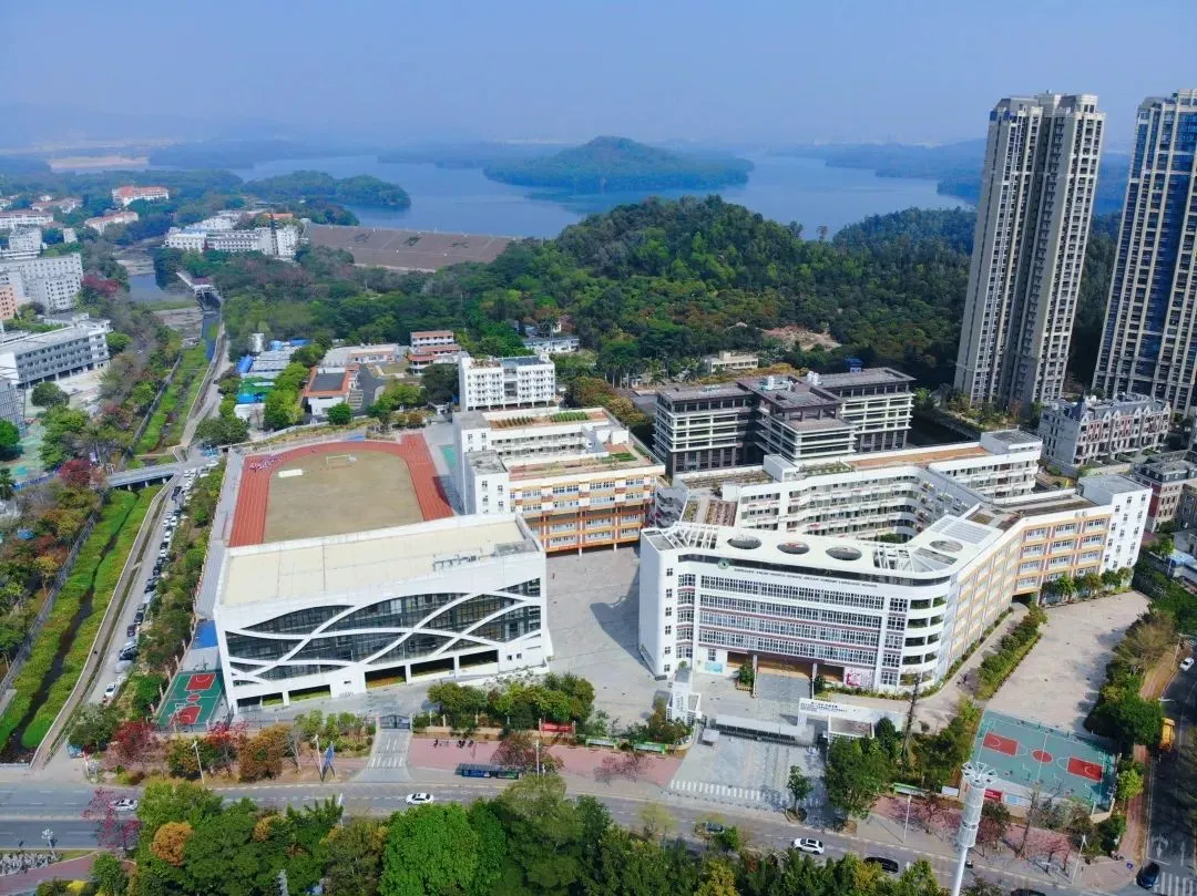 海峦坊 售楼热线4001167278 学校